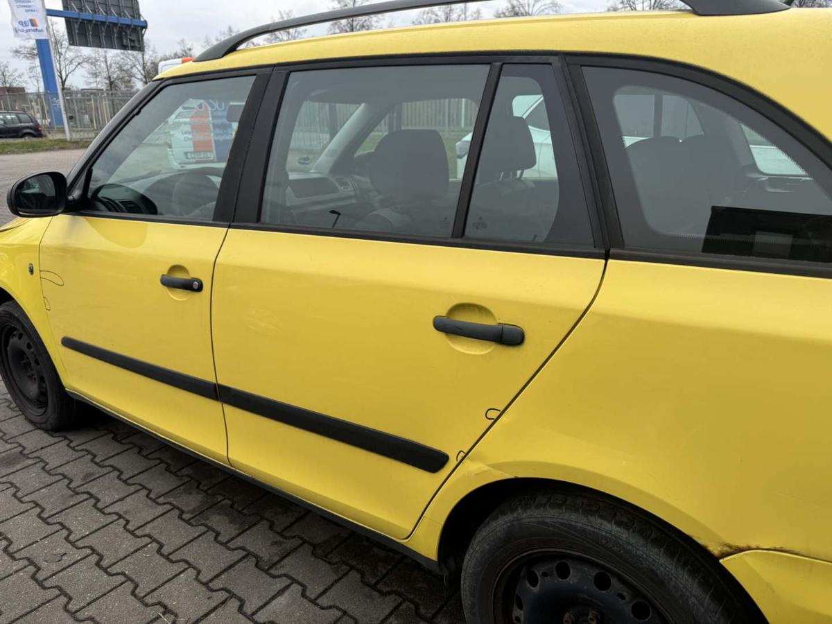 Skoda Fabia 2 original T&uuml;r hinten links LF1F Gelb Kombi Rohbau Bj.2009